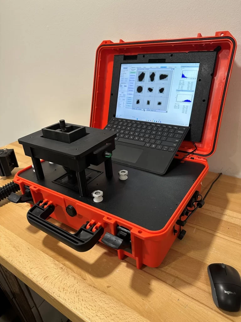 Dry Powder particle analysis in a portable system